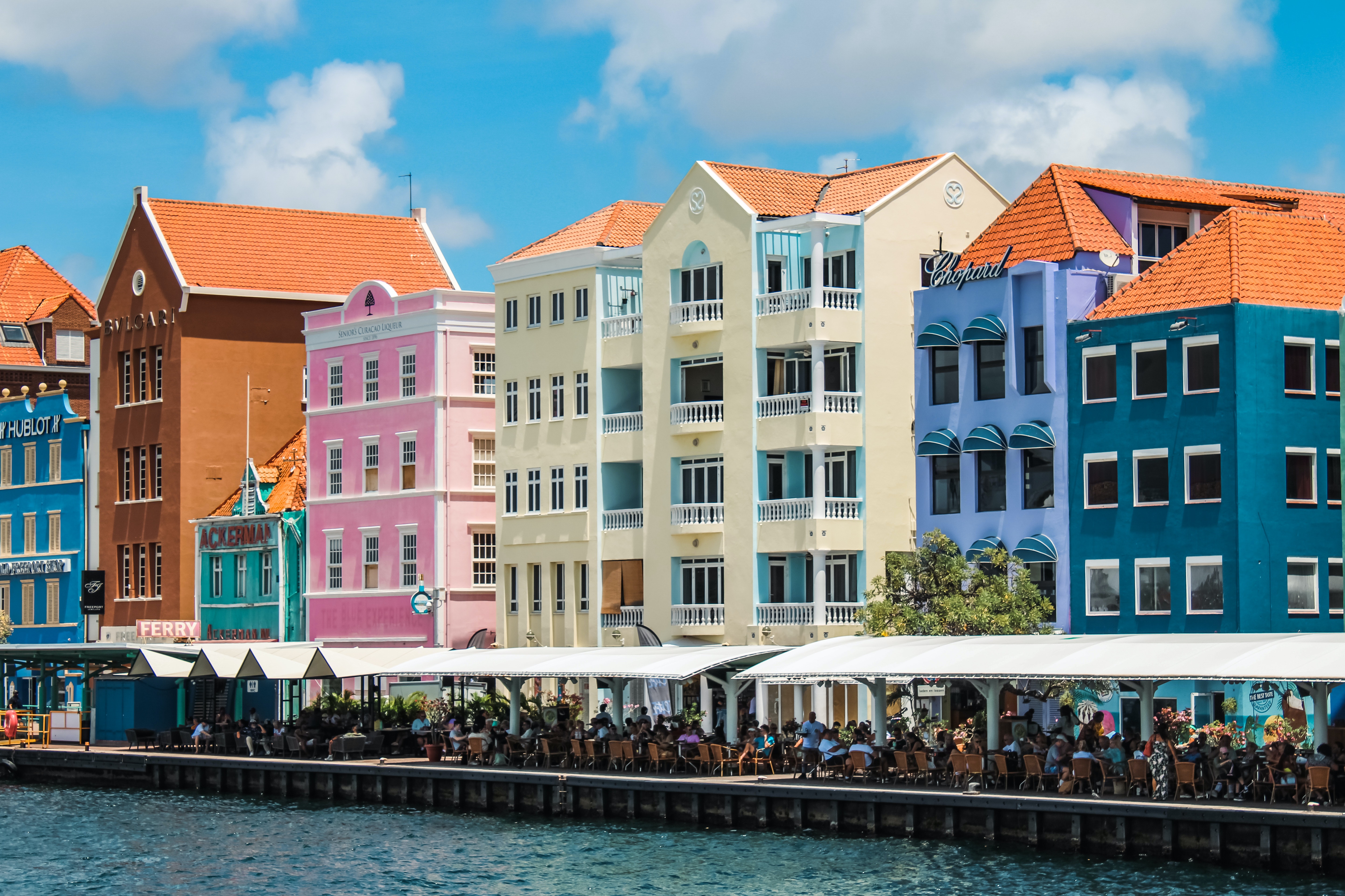 Curacao building close-up